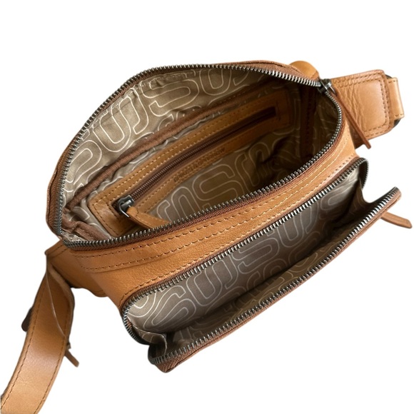 Spikes & Sparrow Leather Waist Bag - Picture 7 of 13